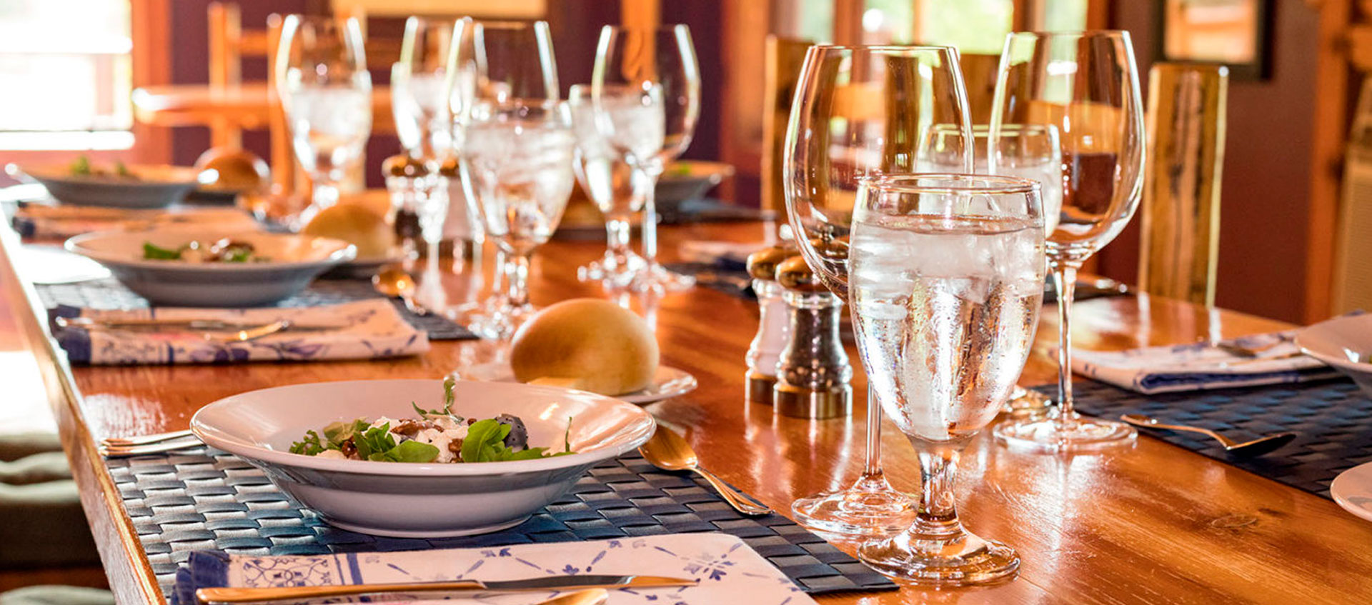 The lodge dining room at North Fork Crossing