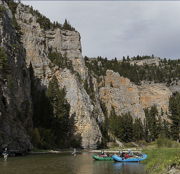 The Smith River canyon